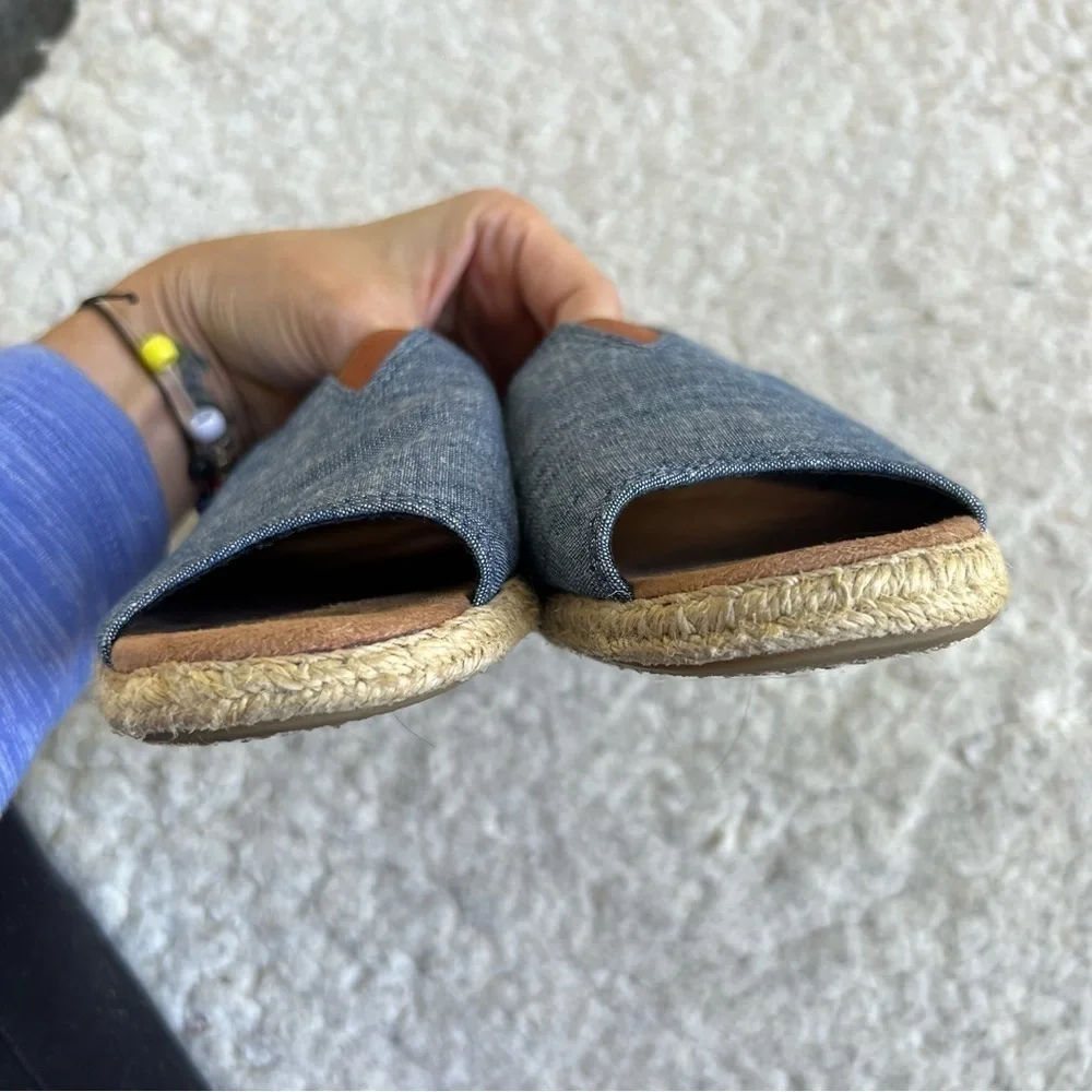 TOMS: Open Toe Slip On Chambray and Leather Alpargata Flat Espadrille Size 6